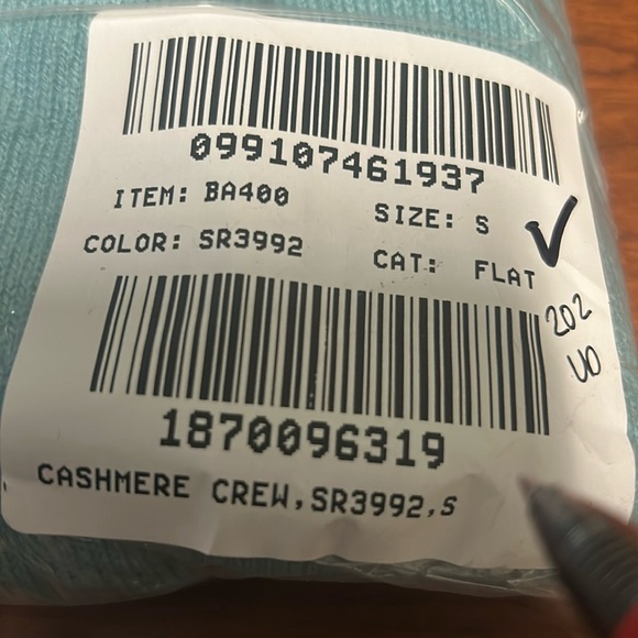 J. Crew Cashmere classic-fit crewneck sweater Item BA400 - Picture 5 of 5